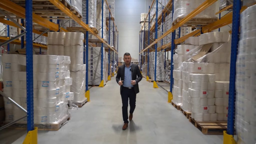 Ile możesz zaoszczędzić na środkach czystości? Sprawdź, jak współpraca z Firmą Zabłocki w Grupie Zakupowej PLUS obniża koszty w HoReCa